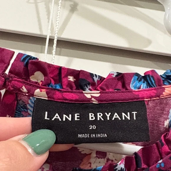 🌸3/$15🌸 Lane Bryant and Floral Women's Top—Size 20 - Picture 2 of 4